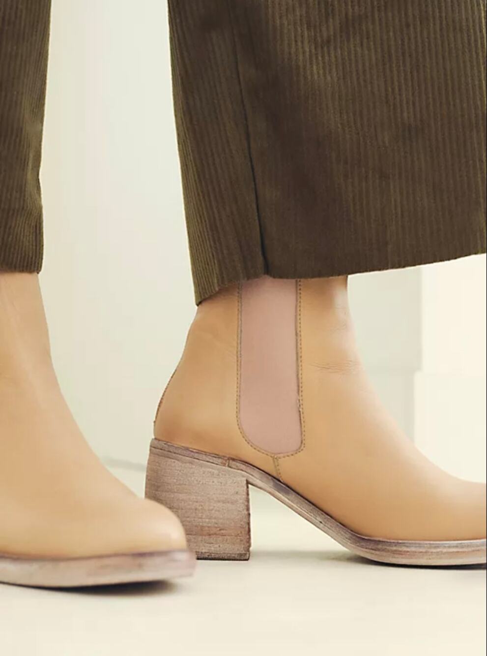 Free People Essential Chelsea Boots Size 38 Eur / 8 US